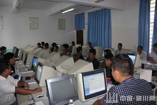 護(hù)國鄉(xiāng)組織村三委班子成員開展計(jì)算機(jī)技術(shù)培訓(xùn)，提升基層干部現(xiàn)代化辦公能力